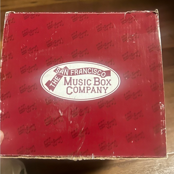 San Francisco Music Box • Snow Globe • Vintage • Santa Cherish Thoughts  • Video - Picture 14 of 16